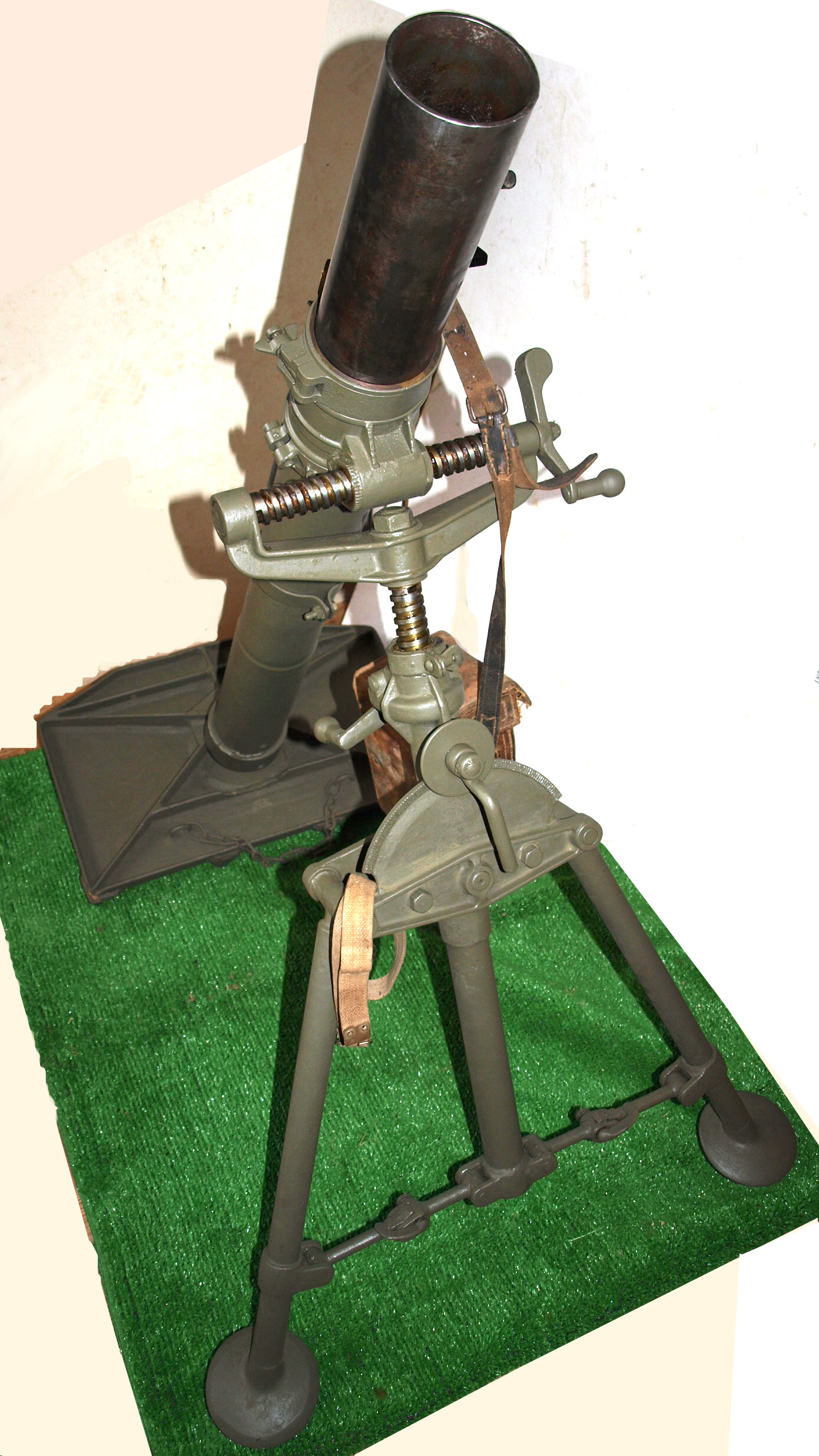 3" British 1944 mortar The Gunner