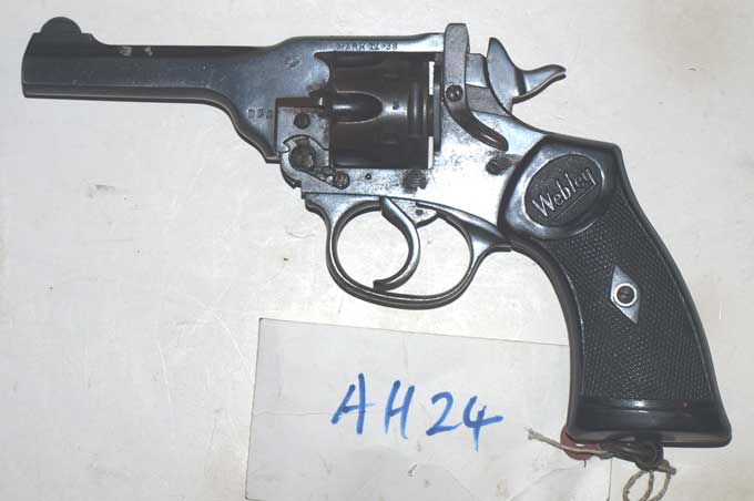 Webley MKIV .38 revolver (AH24 DA0214)