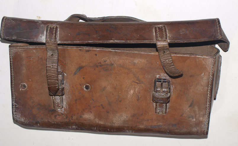 BD0160 Vickers Oil can case